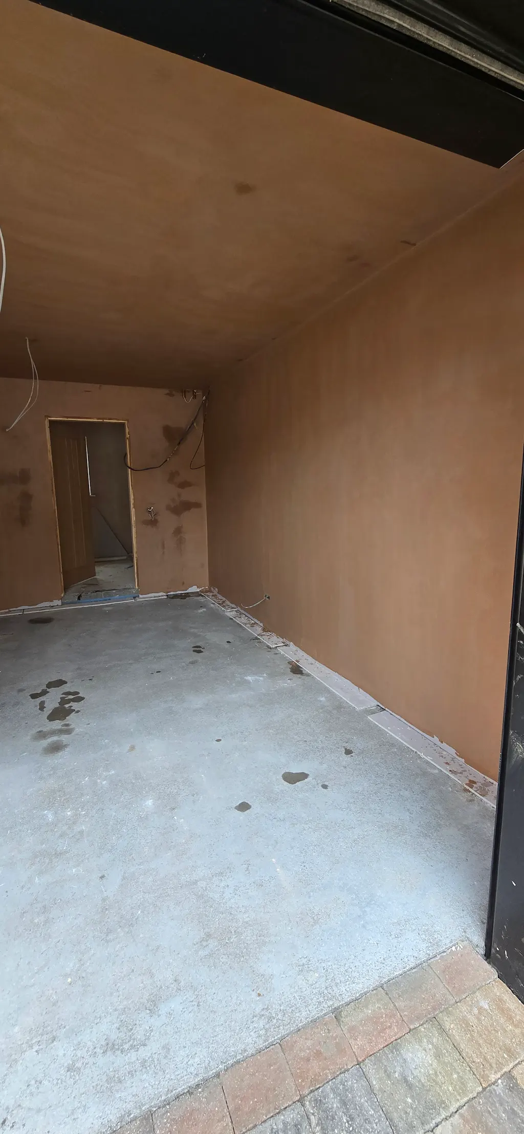 Smooth plastered interior finish